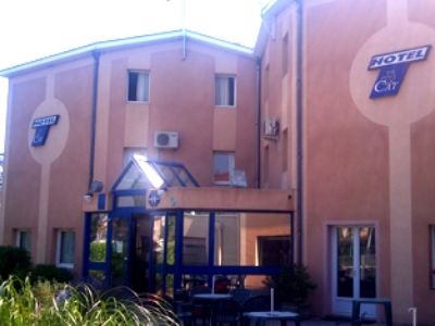 Cat'Hotel Bourg-de-Péage Zewnętrze zdjęcie